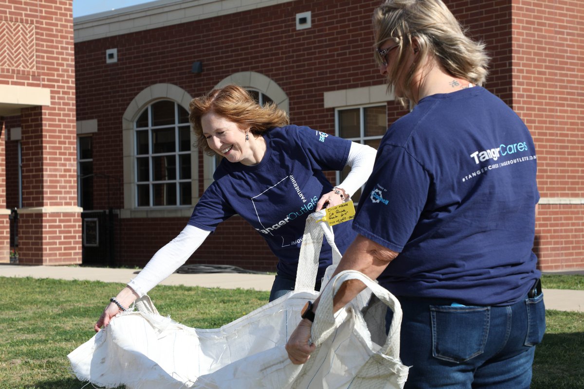 Northwest ISD (@northwestisd) on Twitter photo A big thank you to Tanger Outlets for donating a new cedar elm tree to <a href="/JCTElementary/">J.C. Thompson Elementary</a> in honor of Earth Day! Thompson students had fun pitching in to help plant the tree, using tools from their community garden to spread the soil and water the ground. bit.ly/3L60Adm A big thank you to Tanger Outlets for donating a new cedar elm tree to <a href="/JCTElementary/">J.C. Thompson Elementary</a> in honor of Earth Day! Thompson students had fun pitching in to help plant the tree, using tools from their community garden to spread the soil and water the ground. bit.ly/3L60Adm