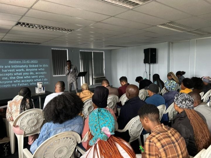 CeyaChurch's tweet photo. •Sunday Recap 16/04/23•

📝 "We are all a product of influence whether we know it or not. Audit your own influence to turn right" - Pastor Jude

#Youngadultsministry #loveworld https://t.co/XFHihm6QaA