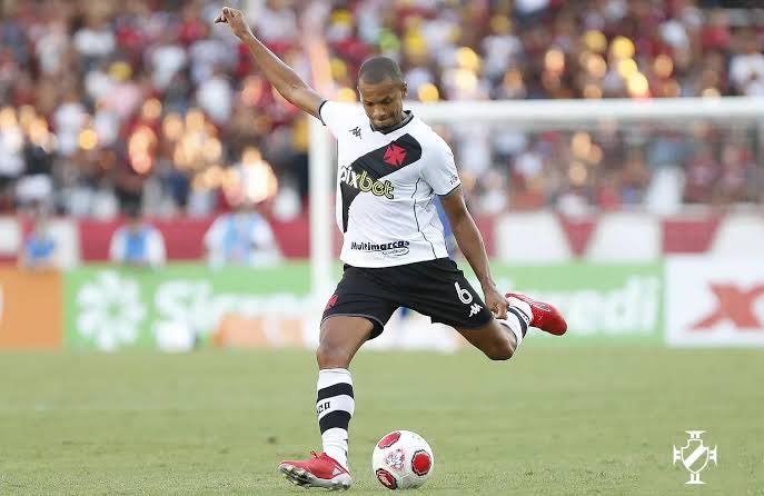 TransMilgrau's tweet photo. Edimar não é mais jogador do Vasco. A diretoria do time carioca vai assinar a rescisão do lateral nesta tarde para ele se transferir ao CRB. Tudo certo. 

🗞️ @pedrosa/@venecasagrande https://t.co/VauhzSPh2N
