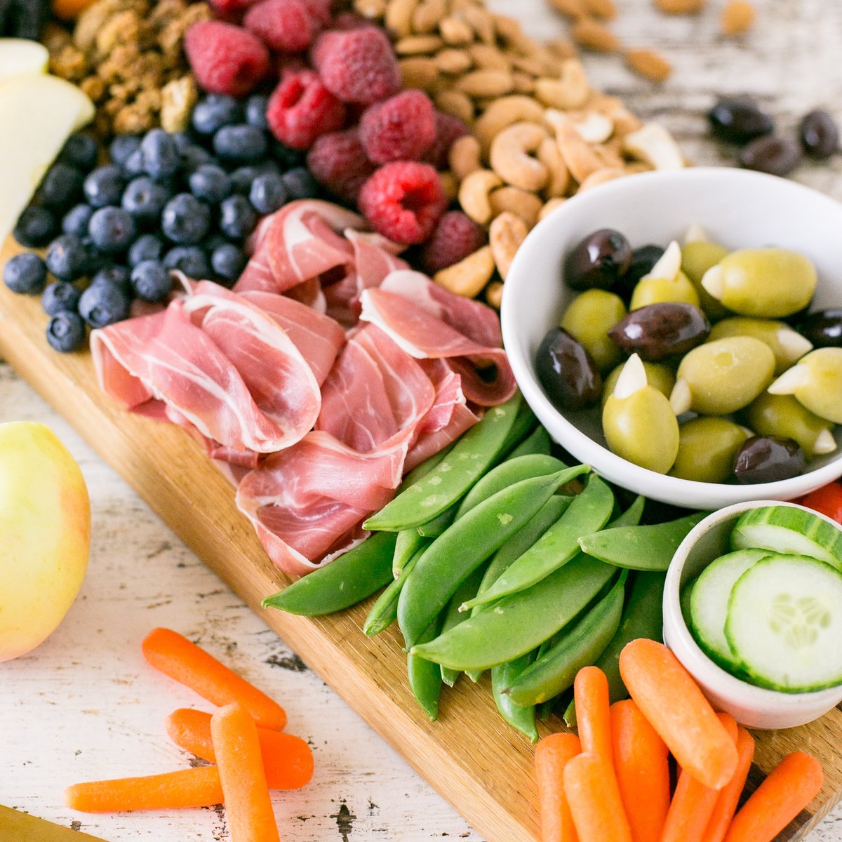 GoldsmithFootDr's tweet photo. Making some changes to your meal plan can help you avoid or decrease many unpleasant foot symptoms and improve your overall health as well. Our experts are sharing the best tips and tricks to incorporate into your daily wellness routine: https://t.co/L6JqGyLc4m https://t.co/i0E9YcOixH