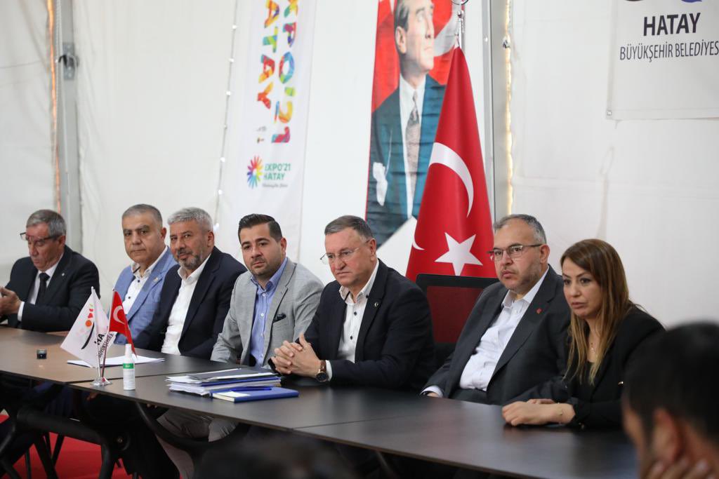 sencercem's tweet photo. Hatay Büyükşehir Belediye Başkanımız Lütfü Savaş Başkanlığında Afet Koordinasyon Merkezinde İl başkanımız,İl yöneticileri,İlçe Başkanları be Milletvekili adayları ile seçim öncesi toplantı gerçekleştirdik.
#GeliyorGelmekteOlan https://t.co/Anjf9TUuNT