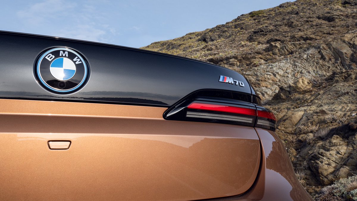 BMW tweet media