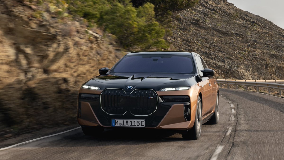 BMW tweet media