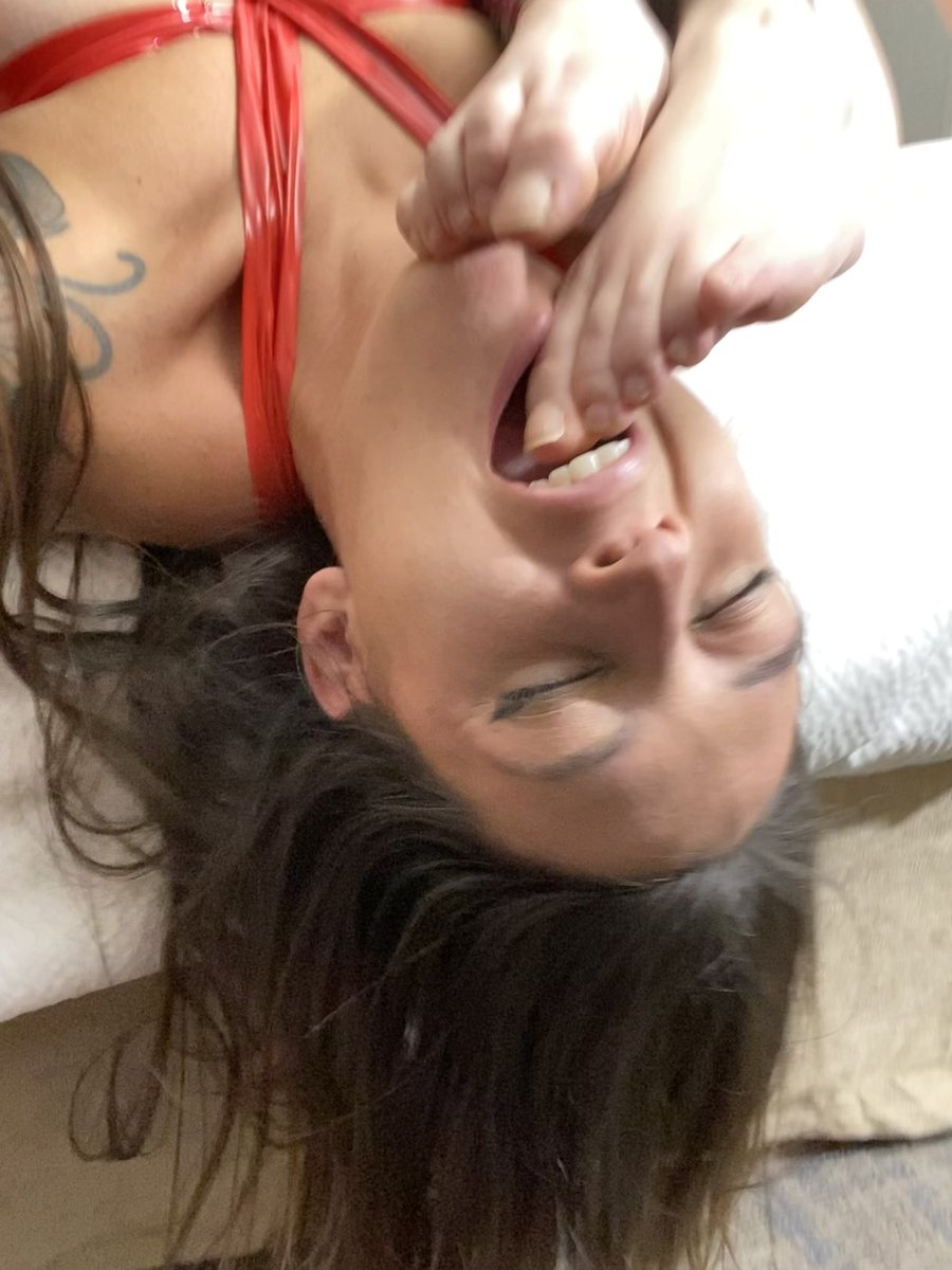 TillyD_Studios's tweet photo. This video will be uploaded later today! More #feet for the #feetlovers. #NatalieShea #PepperKester #boobs #bondage #footfetish #tiedtitties #tape #footworshi̇p @clips4sale #tied #toes #fetish

https://t.co/2r2gEU00oR https://t.co/xghBDByGEO