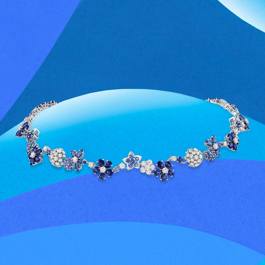 vancleefarpels's tweet photo. A vibrant tribute to the beauty of wildflowers… The  delicate sapphires of the Folie des Prés collection unite with the diamonds to enhance the natural splendor of each stone. 

#VanCleefArpels #VCAfoliedespres #HighJewelry
Illustrator: Jeremie Fischer

https://t.co/JP8pjH7nBa https://t.co/rV9Yq2nZMJ