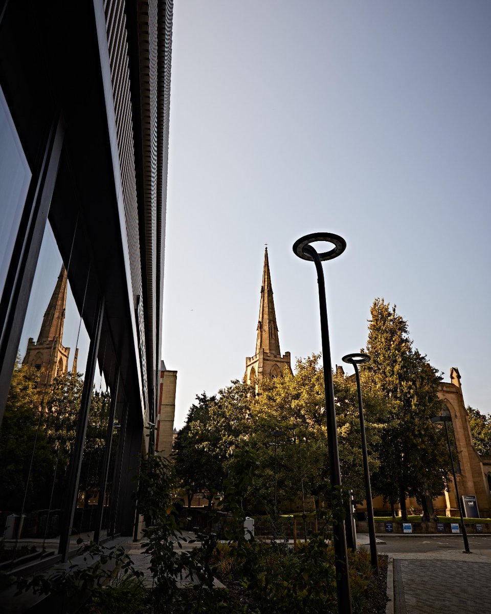 HuddersfieldUni's tweet photo. WELCOME BACK 👋  
A very warm welcome to all students for the last term of this academic year! We're excited to have you back on campus and wish you the best of luck with your upcoming exams and assignments 🤞

📸- @alexbeldea
#HudUni #HudUniLife #WestYorkshire https://t.co/VO4lKPkaFa