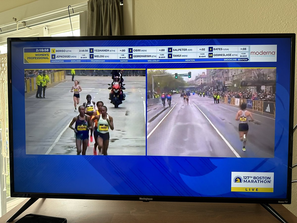 Two screens of women!!!! Wuuttt.