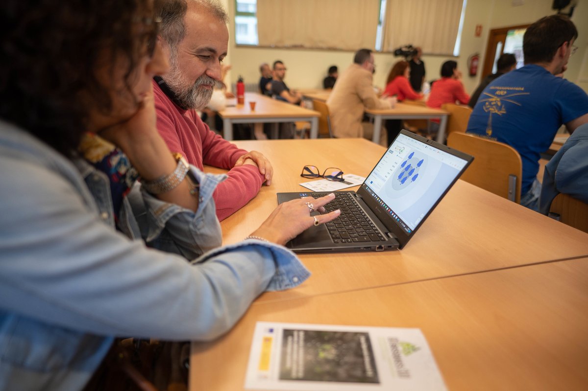 YoungForesters's tweet photo. Continuamos con la presentación de #ForestExplorer
🌳 Con un simple navegador tienes toda la información del inventario y mapa forestal en la punta de tus dedos
👉🏻 Más información: https://t.co/b7sqei2b1p
#AI #SoyForestal
#SMARTGlobalEcosystems https://t.co/Ob3e68UEsq