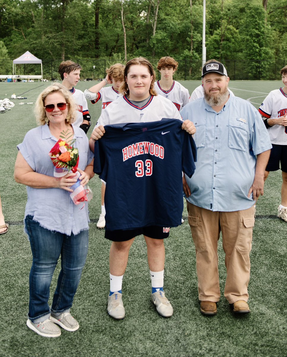 Congrats to our seniors on a great lacrosse career. We’re going to miss each of you! #HWDLAX #BringtheJuice 🧃📷: <a href="/kellen_coldjr/">Kellen Coldiron Jr</a>