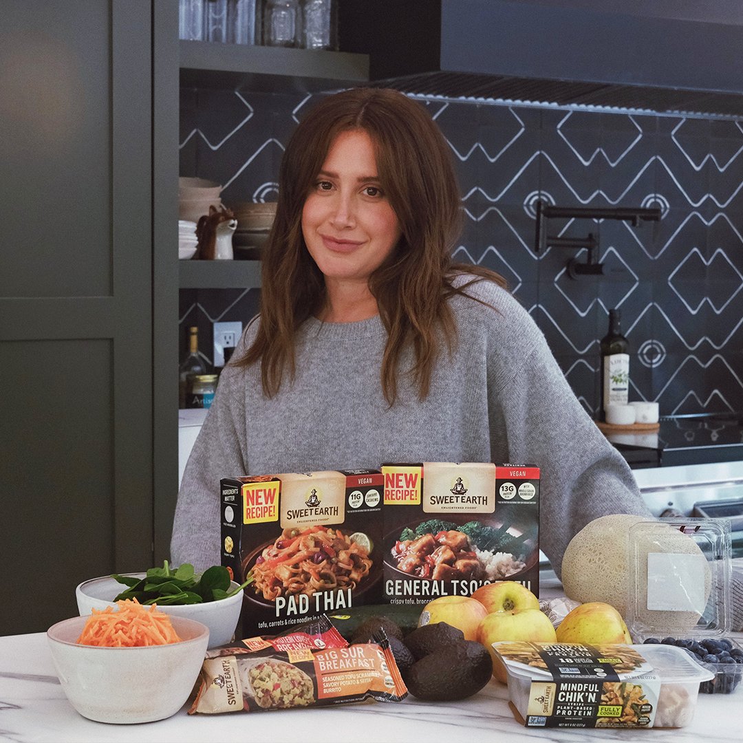 Which <a href="/SweetEarthFoods/">Sweet Earth</a> items are in <a href="/ashleytisdale/">Ashley Tisdale</a>'s new cart with Instacart?  Her plant-based faves, especially the Cauliflower Mac, and so much more. #InstacartPartner

Check it out! bit.ly/AshleysSweetEa…