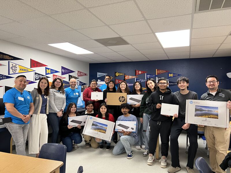 HP's tweet photo. #40DaysofDoingGood is our annual global volunteer campaign that encourages employees to come together to support local communities through volunteering. Stay tuned this week as we spotlight some volunteer events from this yearβs campaign in honor of #NationalVolunteerWeek https://t.co/MPeGdrfmOu