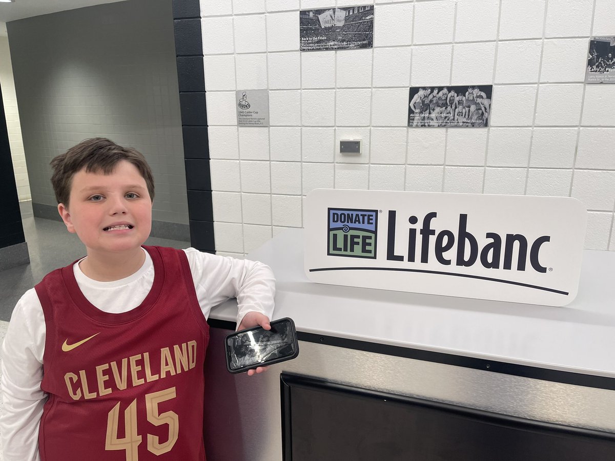 jeffcampjr's tweet photo. We are celebrating this Cleveland sports fans 11 year transplant day by giving away some team Brayden gear. Like or share this post to be entered and create awareness for organ donation.  @cavs @Lifebanc @DonateLife @spidadmitchell @CleGuardians @Browns https://t.co/NKiVJBSM8z