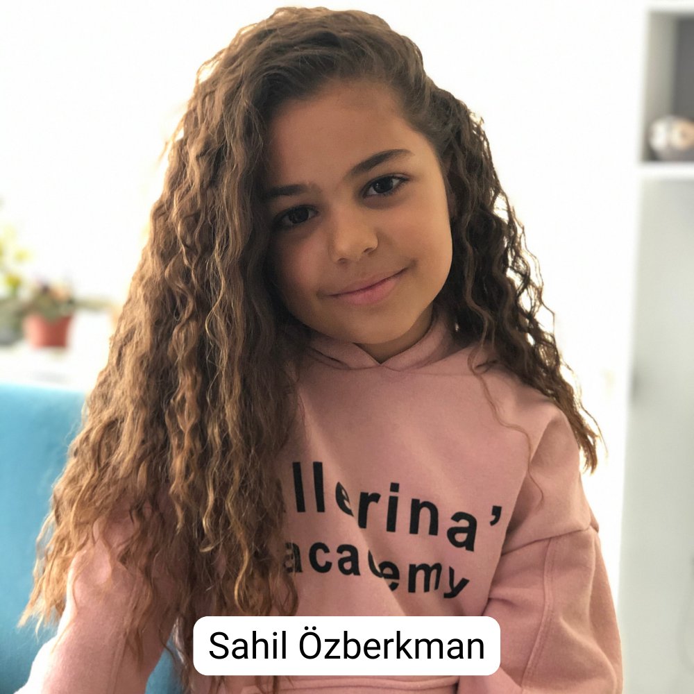 Güzel çocuklarımızı ezberletene kadar bu hikayeleri paylaşmaya devam edeceğim.

Burada gördüğünüz, çizgi film karakteri kadar tatlı kızın adı Sahil Özberkman ve ben size onun hikayesini anlatacağım çünkü hikayesi anlatılan bir insan yaşamaya devam eder.

Sahil 18 Haziran 2011’de