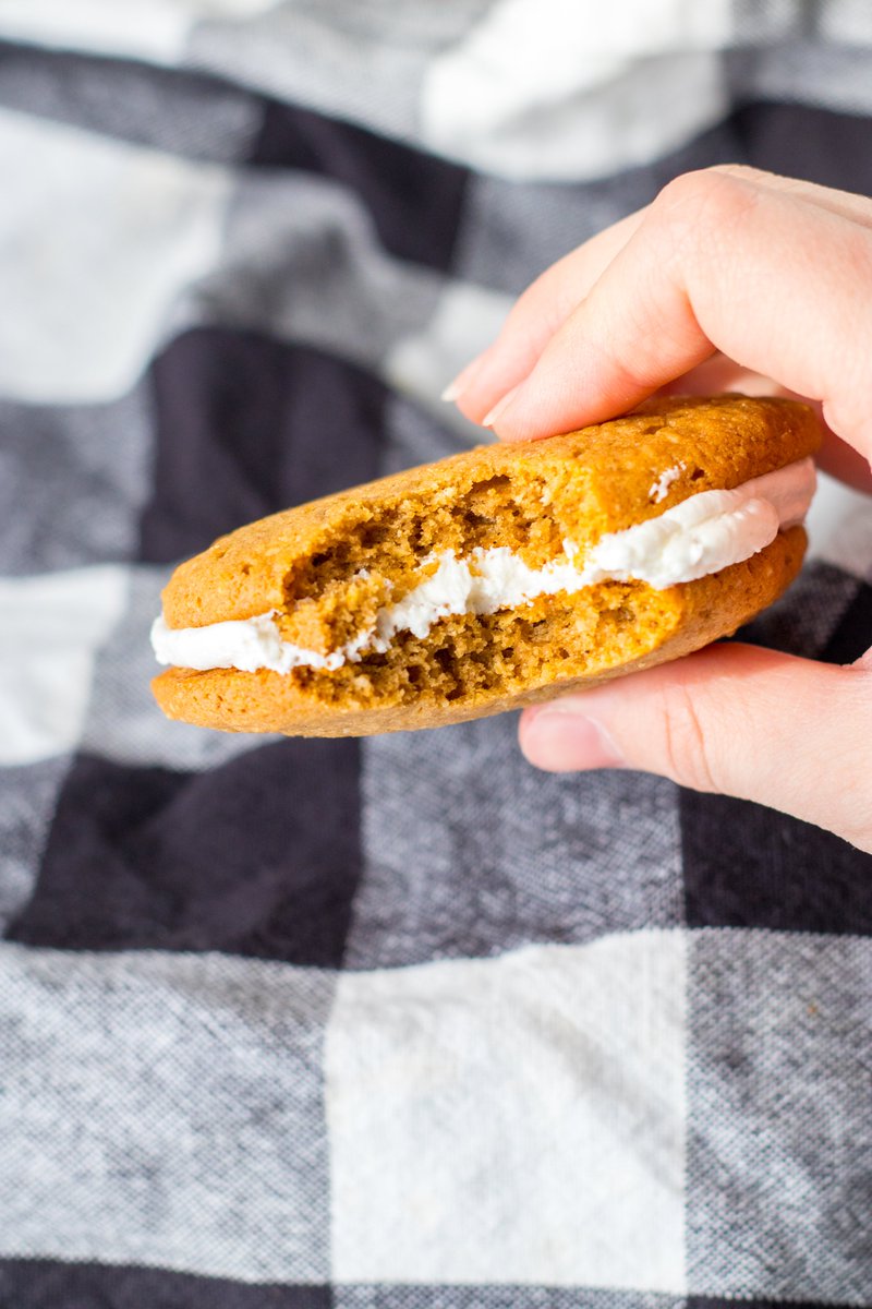 These Copycat Oatmeal Creme Pies are so insanely good! I cannot believe how much these taste like the real deal! 
Recipe: mooreorlesscooking.com/copycat-oatmea…
#copycat #dessert #oatmealcreampies #pies #mooreorlesscook