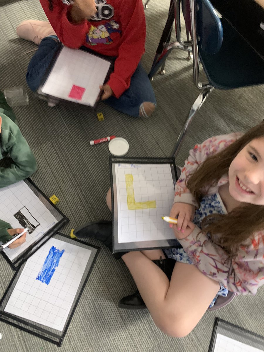 Teachluvspan's tweet photo. Learning and learning wirh Staar stations!!! https://t.co/zGx9QgY3wT