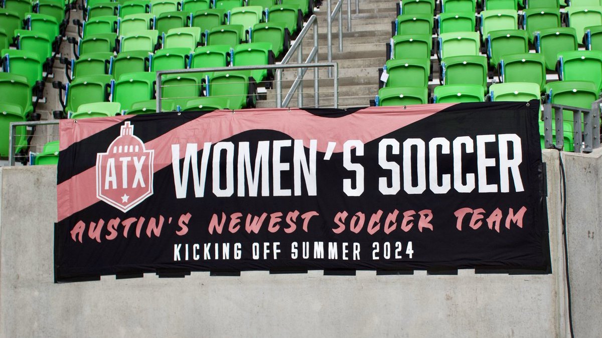 ATXWoSo's tweet image. Austin is a women's soccer city 😤
#RockWithUs #NothingForGranite

📸 &amp;amp; 🎨 credit: @NWSL2Austin