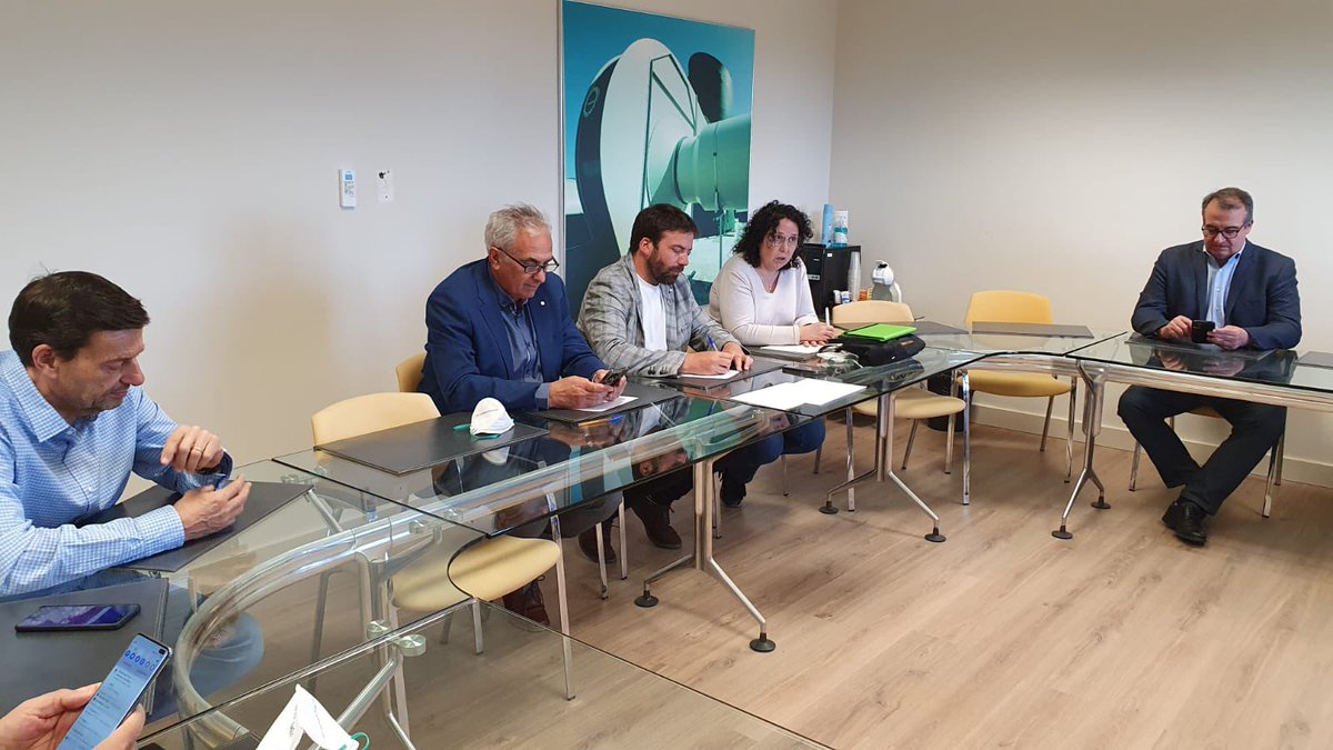 isaacperaire's tweet photo. Divendres va començar a cremar la fracció vegetal al pati de la planta de #Secomsa a #Botarell. Amb el Delegat @camptarragona @angelxifre, la Presidenta del CC del #BaixCamp Rosa Abelló i equips, hem mantingut reunió per abordar la situació a curt i mig termini. #sempreendavant https://t.co/voJoHzCZsY