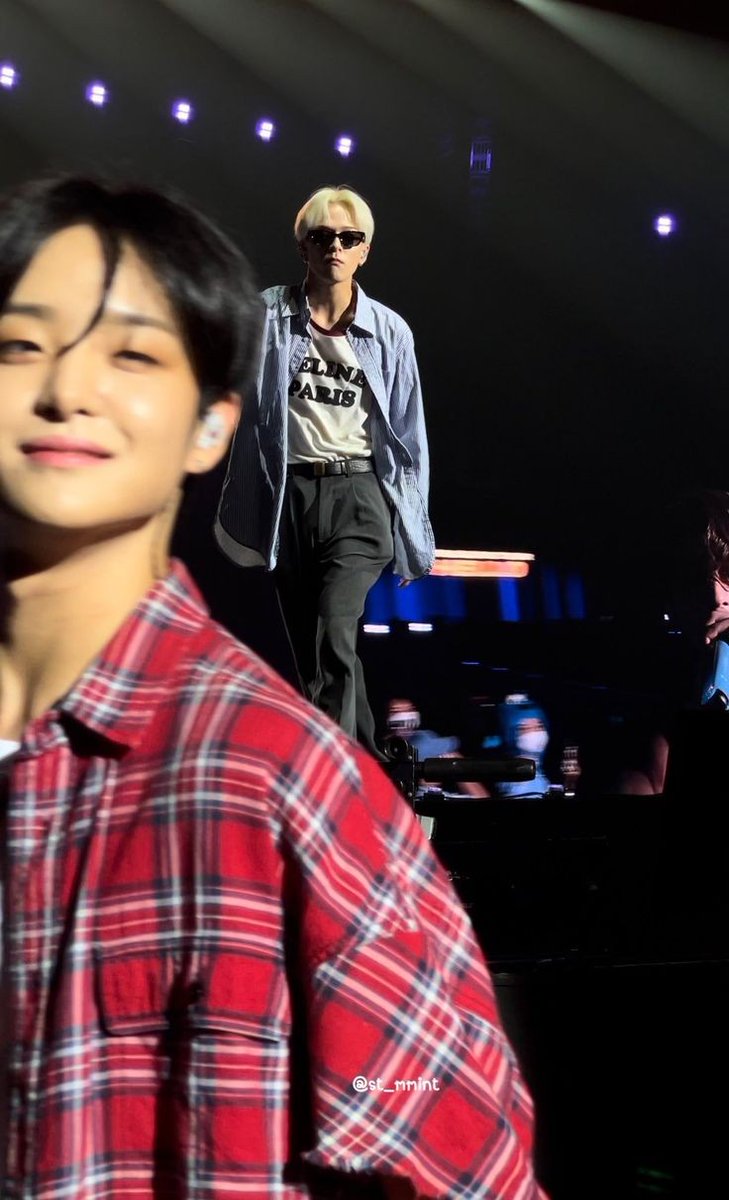 chuanicah___'s tweet photo. When jihoon was wrecking your bias list and then there's your bias watching you https://t.co/30GHByw07j