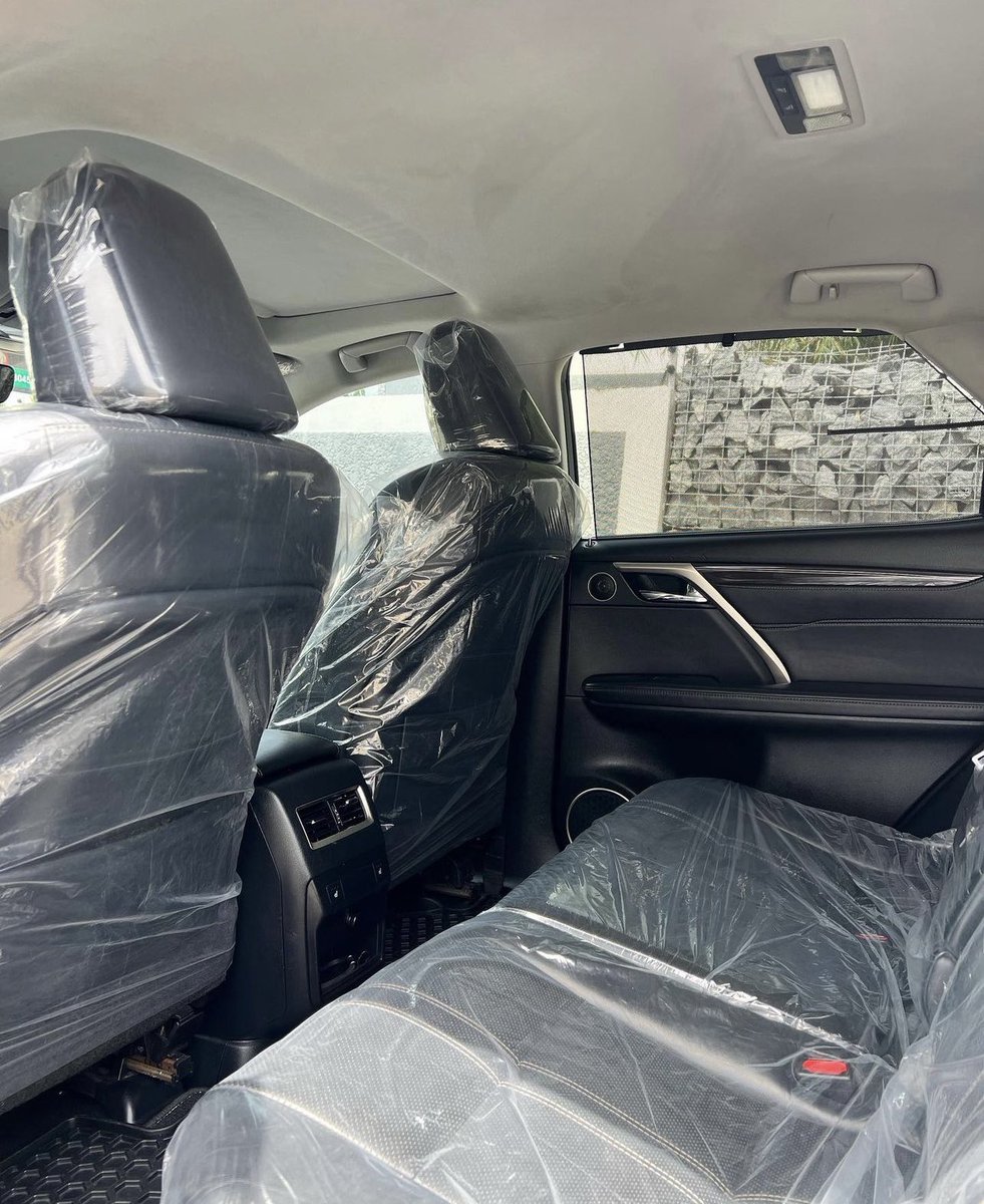 hajrah_bah's tweet photo. PLEASE KINDLY RETWEET IT COMES HIGHLY APPRECIATED 🙏🏽🙏🏽🙏🏽

EXTREMELY CLEAN FOREIGN USED LEXUS RX350 2019 
WITH ORIGINAL CUSTOM DUTY 
LOCATION ABUJA
GOING FOR 27M https://t.co/Mv09Kpy3yR