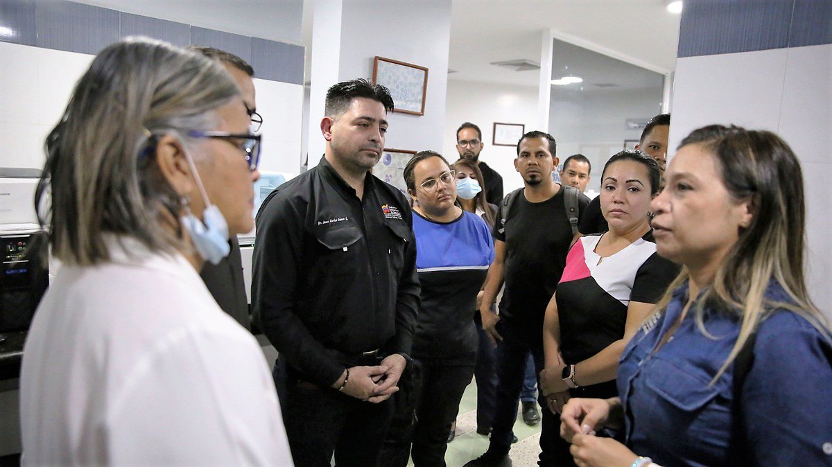 gobmonagasve's tweet photo. Viceministra de Salud constató rehabilitaciones del hospital central de Maturin durante visita técnica - https://t.co/oW9smZQhYG

#Maturin #Monagas
#ConMaduroMásRevolución https://t.co/71n9qW9O7V