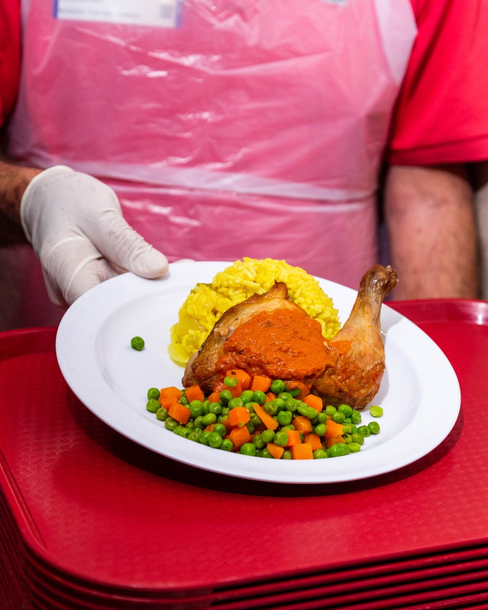 CathCharitiesNV's tweet photo. Our St. Vincent Dining Services provides nutritious meals to those in need in our community. We welcome you to learn more about our program by visiting our website or giving us a call at (702)-385-2662
#HelpingHand #VegasLocals #VegasHelp #DiningHall https://t.co/sR7zumfZZ2