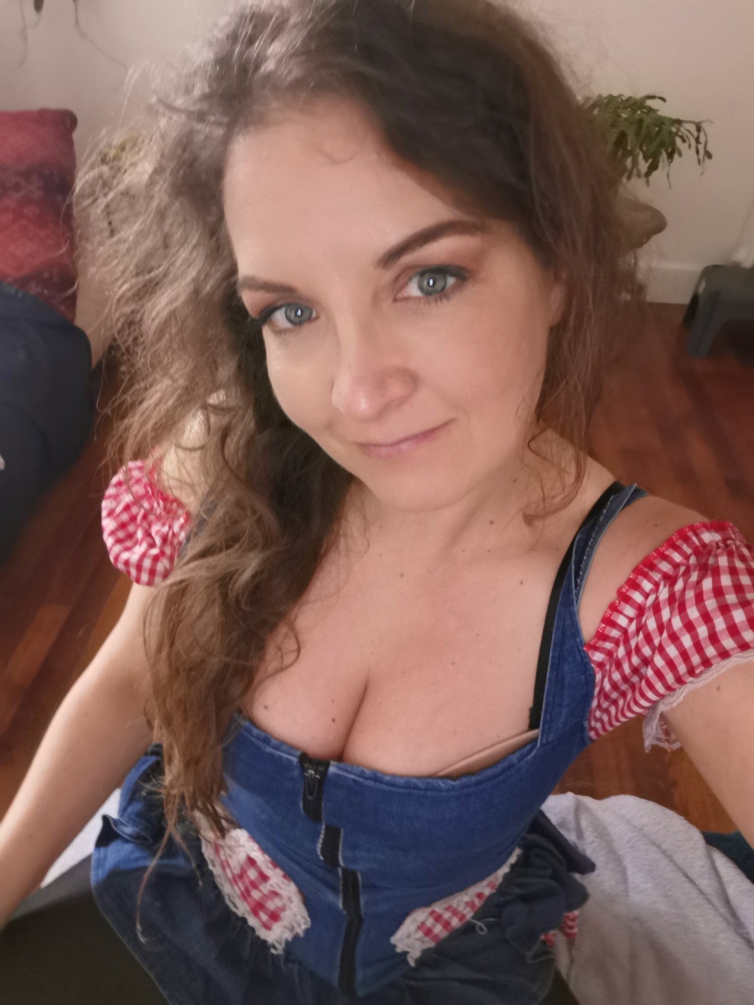 Oksana Glamour в X: „Belle soirée à vous ! 😊💋 t.coNUlIj1FLCi“  X