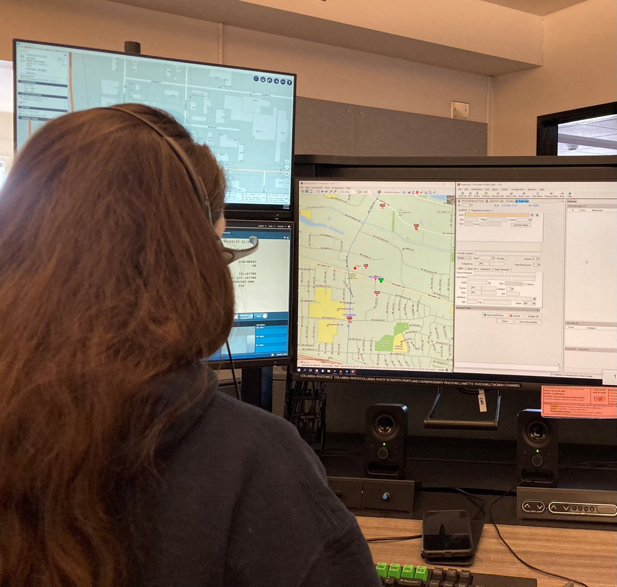 Portland/Multnomah 911 (@911boec) on Twitter photo Are you looking for a meaningful career in a fast-paced environment, where you are helping to make your community a safer place? The Portland Bureau of Emergency Communications (BOEC) is hiring full-time 911 dispatchers to join our team. portland.gov/.../4/17/come-… Are you looking for a meaningful career in a fast-paced environment, where you are helping to make your community a safer place? The Portland Bureau of Emergency Communications (BOEC) is hiring full-time 911 dispatchers to join our team. portland.gov/.../4/17/come-…