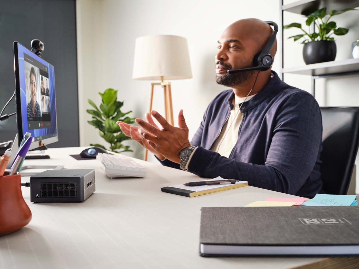 SNUCsystems's tweet image. Why sacrifice valuable space for #computing power when you can have both? ☑️ Our mini PCs are perfect for any workspace, big or small! #CompactComputing #MaxPerformance hubs.li/Q01Llr8x0