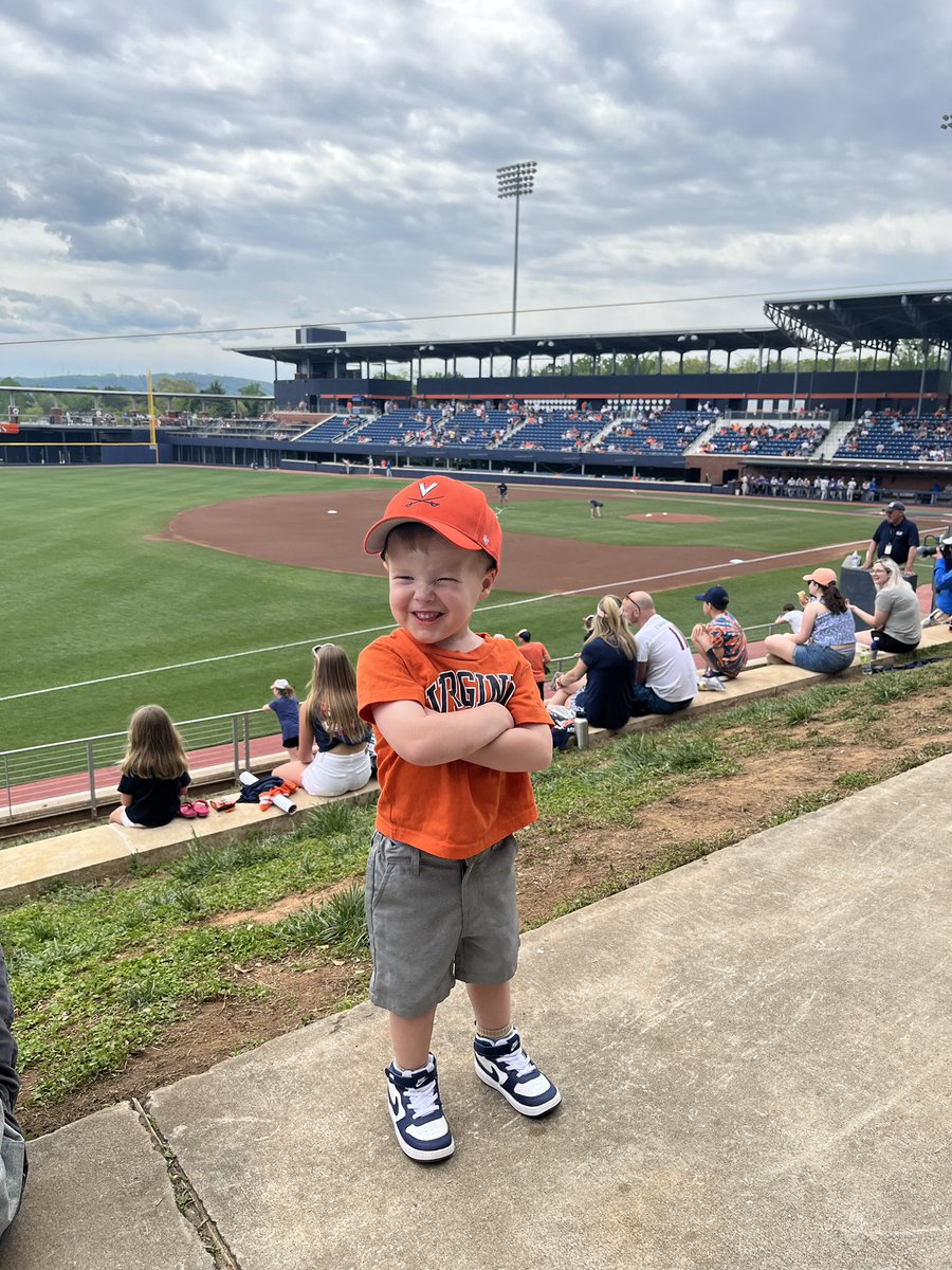 KellyGAnderson's tweet photo. My guy loved his first baseball game and made friends with everyone. I’m jealous of his outgoing personality! https://t.co/ld072vNegC