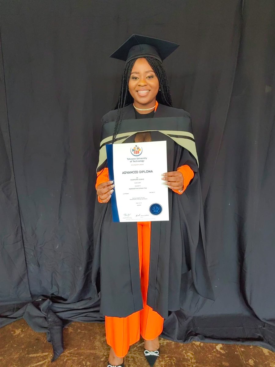 Official_TUT's tweet image. Kearabetswe Dinah Tau from the Faculy of ICT received the candidate certificate for the Chancellor's Trophy, for her outstanding academic achievement. She also bagged the Advanced Diploma in Computer with Cum Laude🎓🎓

Halala Mbokodo🙌🏾
#2023tutgraduations
#FoICT
#1you