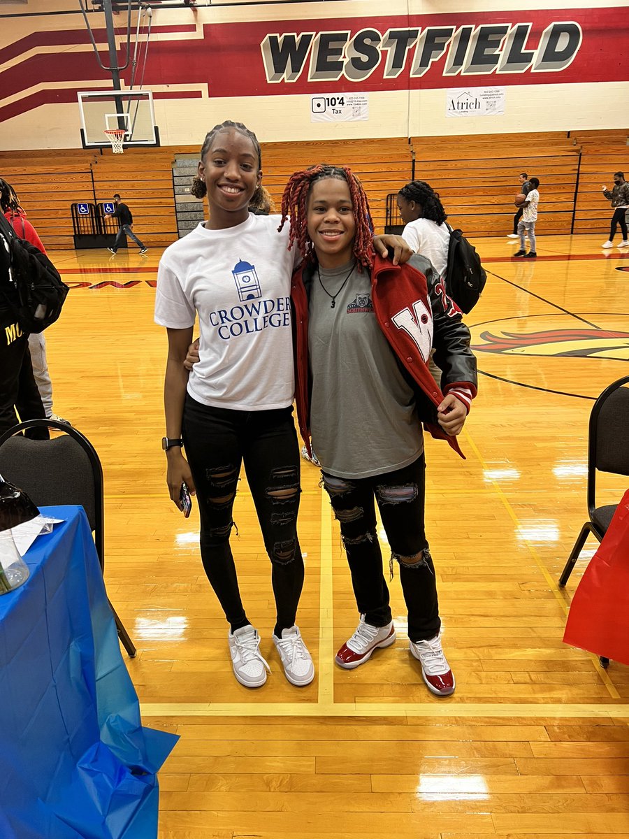 CoachButlerWHS's tweet photo. So proud of these two for signing their letters of intent! Nevaeh Craft (@CraftNevaeh) - Southwest Mississippi ❤️, Jada Turner (@Mcjada2) - Crowder College 💙 https://t.co/6n6Shh4Vcj
