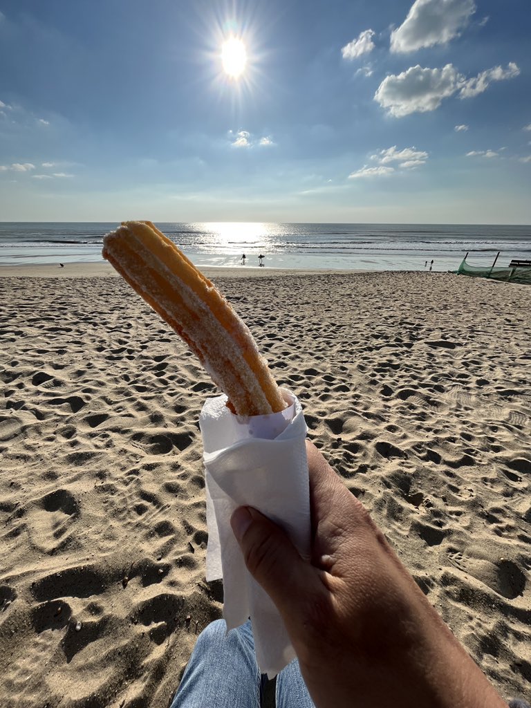 FrancoisCruchet's tweet photo. Parce qu’il n’y a pas que les chocolatines #teammedoc à Montalivet - fin de journée détente https://t.co/eVhyLwpDgZ