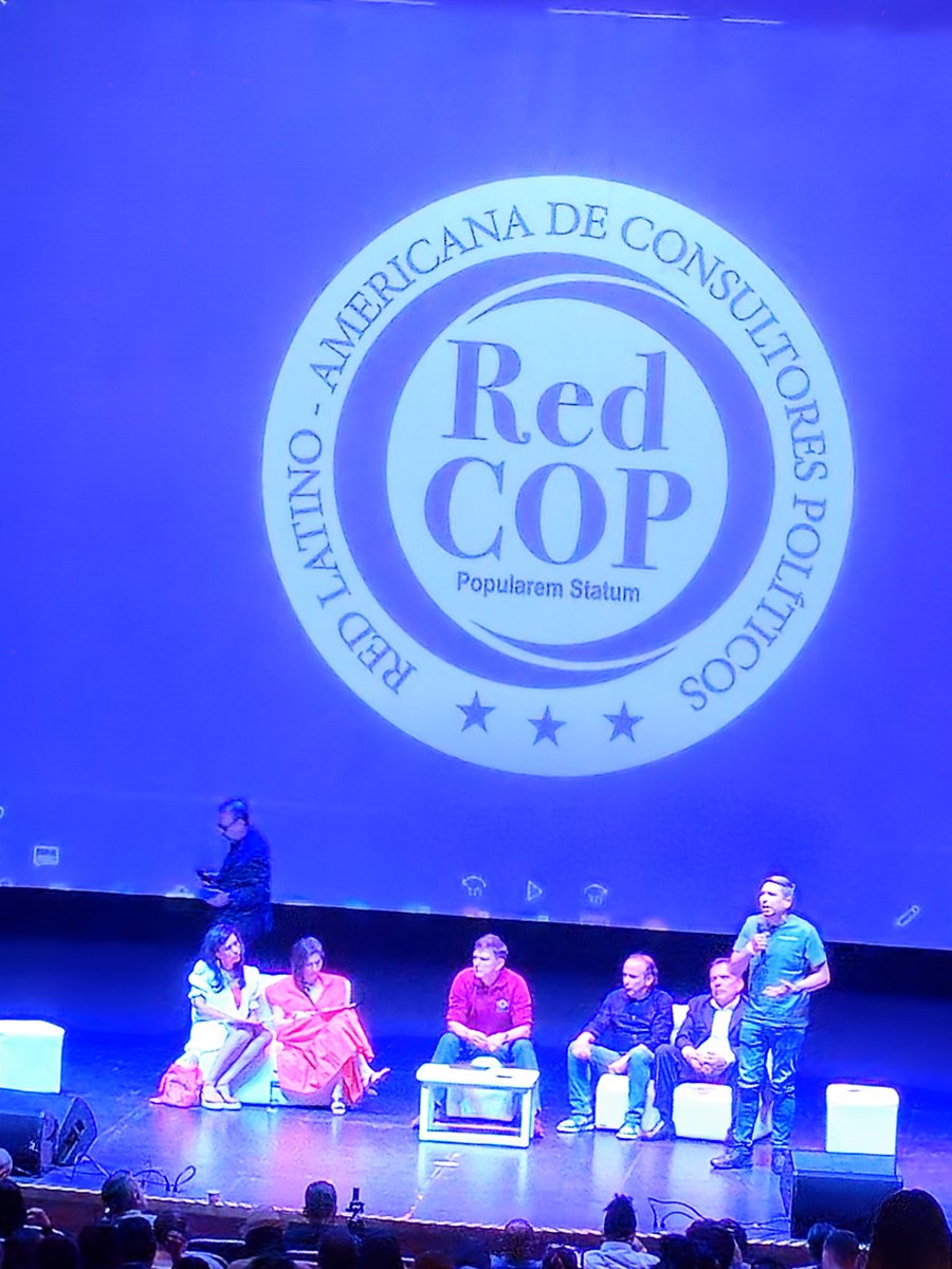 FREDDYZULUAGA2's tweet photo. Me encuentro en el panel: Visión de ciudad 2050. acompañando al Dr. @WilsonRuizO, por  el sueño de una Cali del futuro.

#SosCali https://t.co/03pkwLmMai