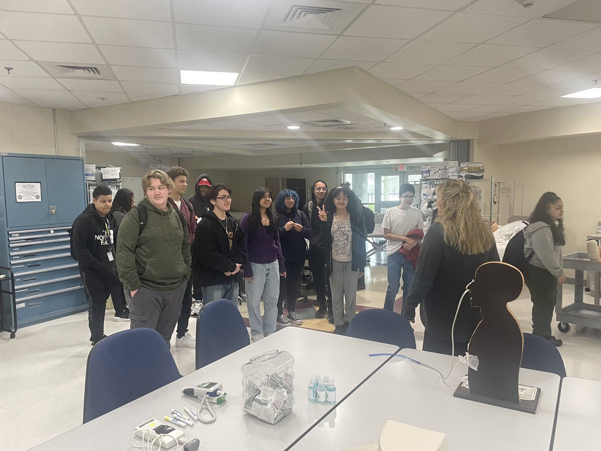 JARhodeIsland's tweet photo. Today we are at @CCRINews with @MetSchool students for #JAJobShadow. Students received a tour of the campus, saw some demonstrations, and asked staff and professors questions about their career and the college. Thank you for having us! https://t.co/xkbs8NxcyN