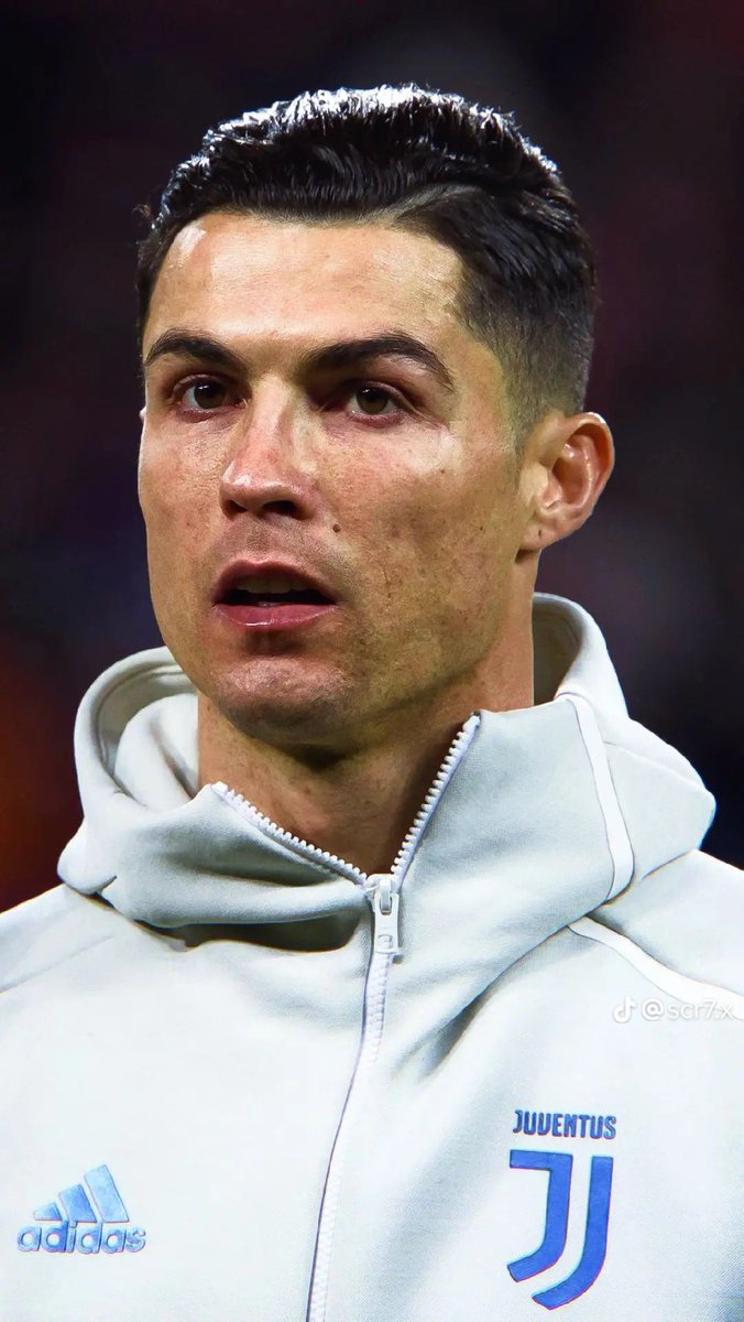 "PENALDO"

Cristiano Ronaldo é o único jogador da história a marcar 40 gols ao menos durante 9 anos consecutivos, excluindo NPG (PÊNALTIS) : 

4️⃣0️⃣2010
4️⃣7️⃣2011
5️⃣3️⃣2012
6️⃣0️⃣2013
4️⃣8️⃣2014
4️⃣6️⃣2015
4️⃣8️⃣2016
4️⃣5️⃣2017
4️⃣0️⃣2018

Ele é o melhor e o maior, queira você, ou não. 🐐👑