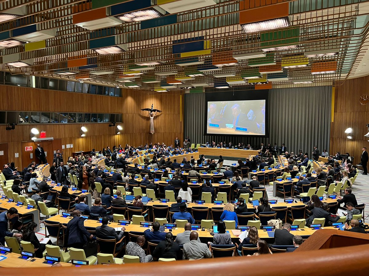 #FfDForum financial architecture debate derails to private finance &amp; de-architecturing the little public finance arcitecture left. Insted priorities are de-financialization, financial regulation of asset management industry, and new democratic economic governance institutions!