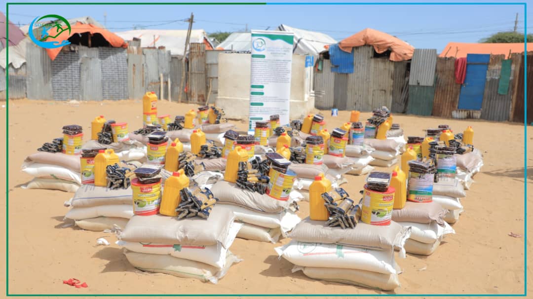 SOGHASom's tweet photo. In response to the ongoing famine in Somalia, we completed the distribution of food items to the displaced and poor families in Mogadishu. 

Our Executive Dir @Avv_Amina witnessed the food distribution &amp; we'll keep providing life-saving assistance to the IDPs and poor families. https://t.co/Zl8Baj7g3r