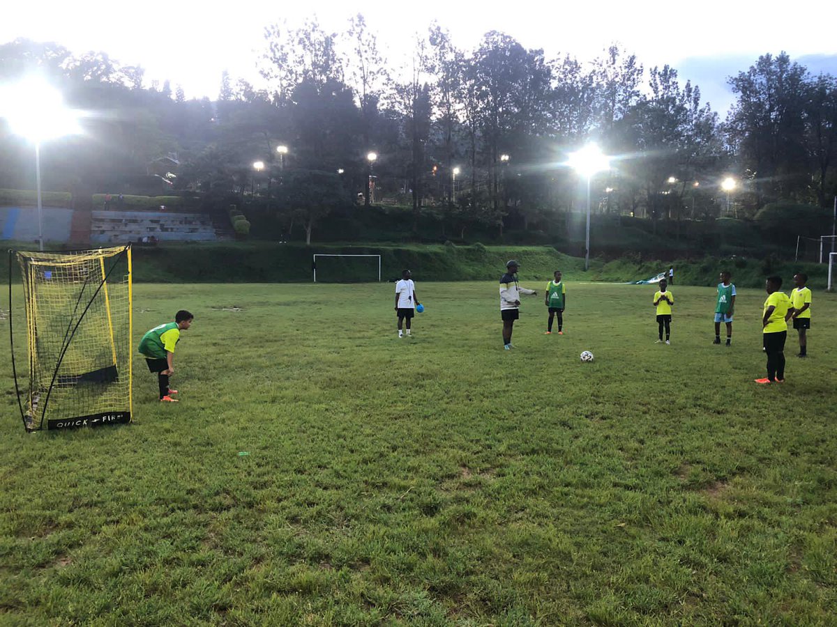 InzukiFootball1's tweet photo. We had fun today🐝⚽️ https://t.co/l9zMqpPZ3s