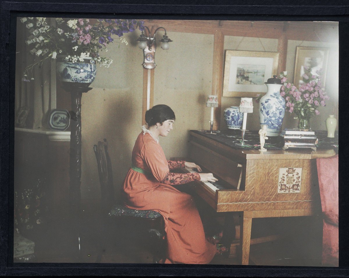 Photo_Oxford's tweet image. We offer you a new online exhibition for #PhotoOxford2023 - A Life in Colour: The autochromes of Sir Robert Bland Bird Bt, curated by @mikeyp4 of @The_RPS. View it here tinyurl.com/5n6hb7s5 . #TheHiddenPowerOfTheArchive