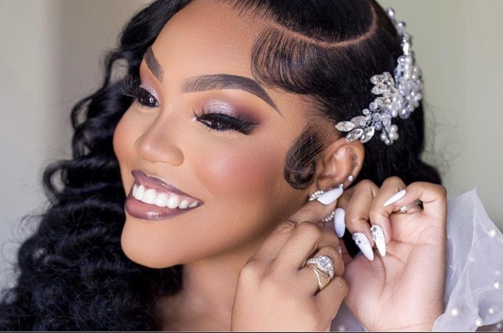 beautispy's tweet photo. Spotlight @ashbeautystudio :
Makeup by me on this beautiful bride 👑🥂💄
#Adairingmoment #ashbeautystudio #jamaicanmakeupartist #kingstonmakeupartist #beautyspy https://t.co/af6859PoEa