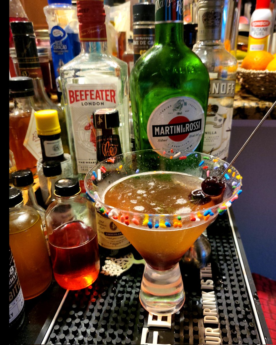 Jennafv83's tweet photo. Past cocktail creations https://t.co/7JY6BCa3td