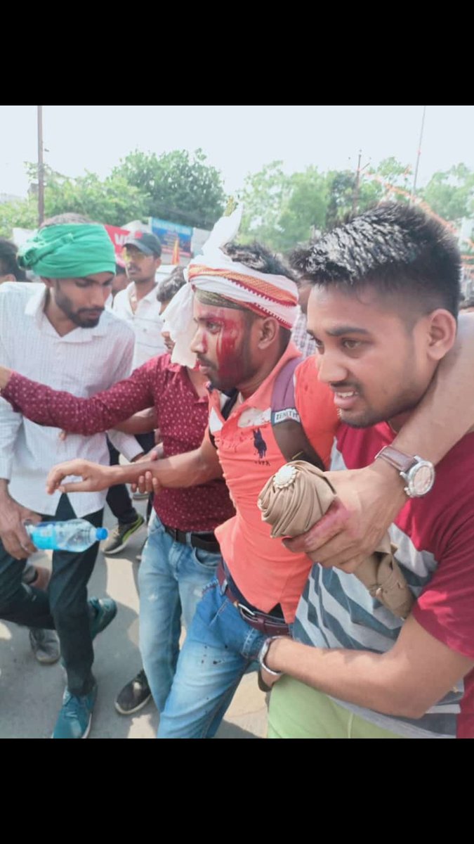 AyushbitL's tweet photo. तख्त हिल जाएगा, सिंहासन हिल जाएगा, इस तानाशाही और दमनकारी सरकार का कुर्सी हिल जाएगा, 2024 नजदीक ही है👇👇

छात्र एकता जिंदाबाद 💪💪
हेमंत सोरेन मुर्दाबाद @yourBabulal @HemantSorenJMM @JharkhandCMO https://t.co/p3vH3vxA46