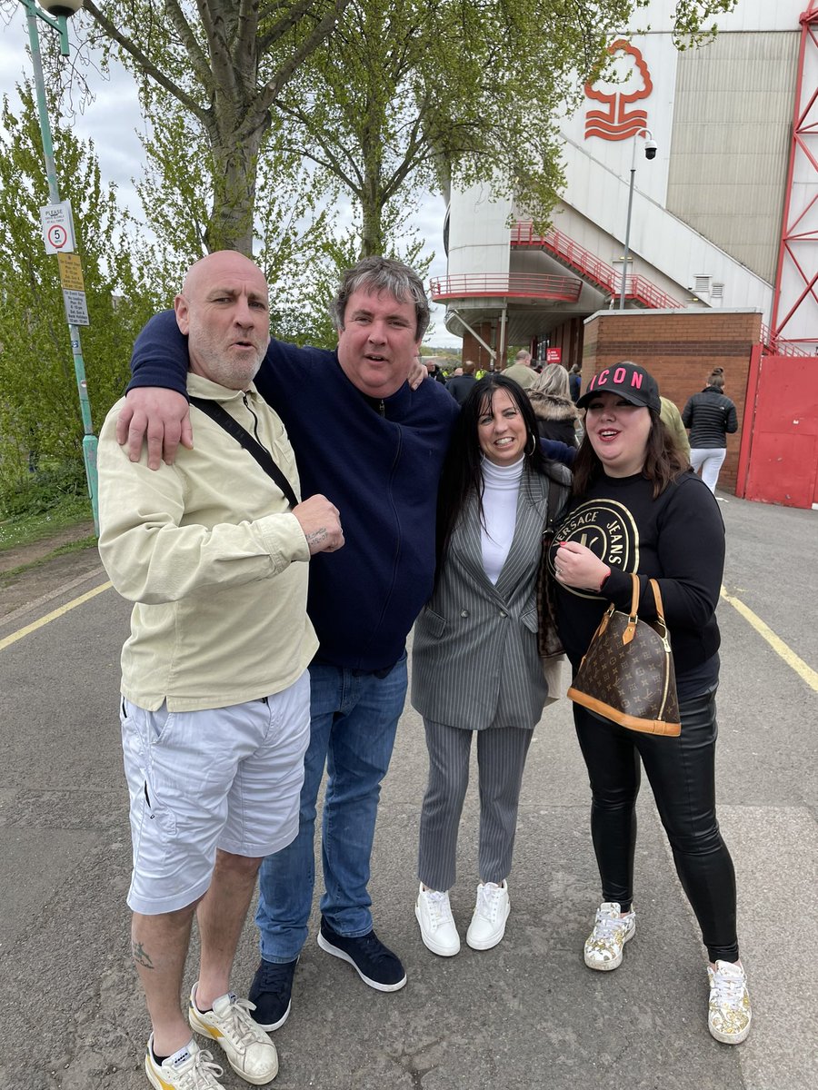 GBoatsy's tweet photo. Top football weekend⚽️🍺😍 https://t.co/nHS5f55DuG