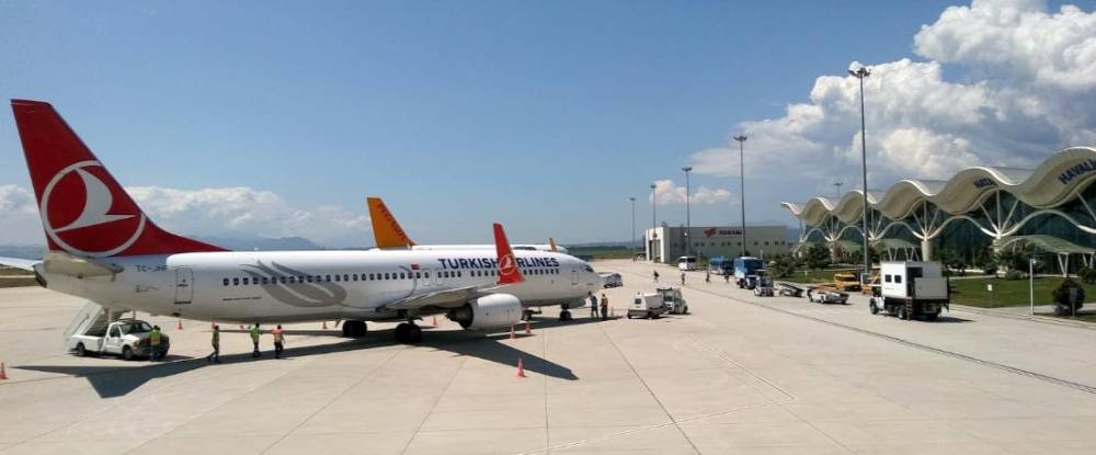 HATAY Hava alanına giderken yolcu alınmıyor Uçak boş iniyor Dönüşte YOLCU ALINIP DOLU KALKIYOR Pes artık Bu kadarmı Korkuyorsunuz