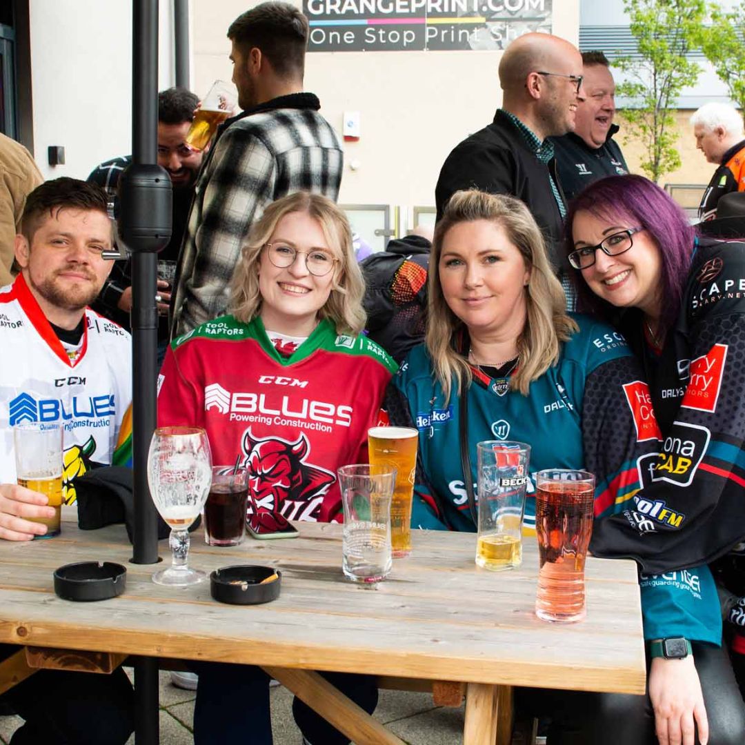 saltbox_bar's tweet photo. Thanks to all the amazing fans who cheered on their team with us during the 2023 @EliteIceHockey Playoffs weekend! 

Our bar was packed, and the energy was electric ⚡️🏒🎉 

Bring on Playoffs 2024! 💪 

#HockeyFans #PlayoffFever #AmazingTurnout https://t.co/TtgSekmOyk