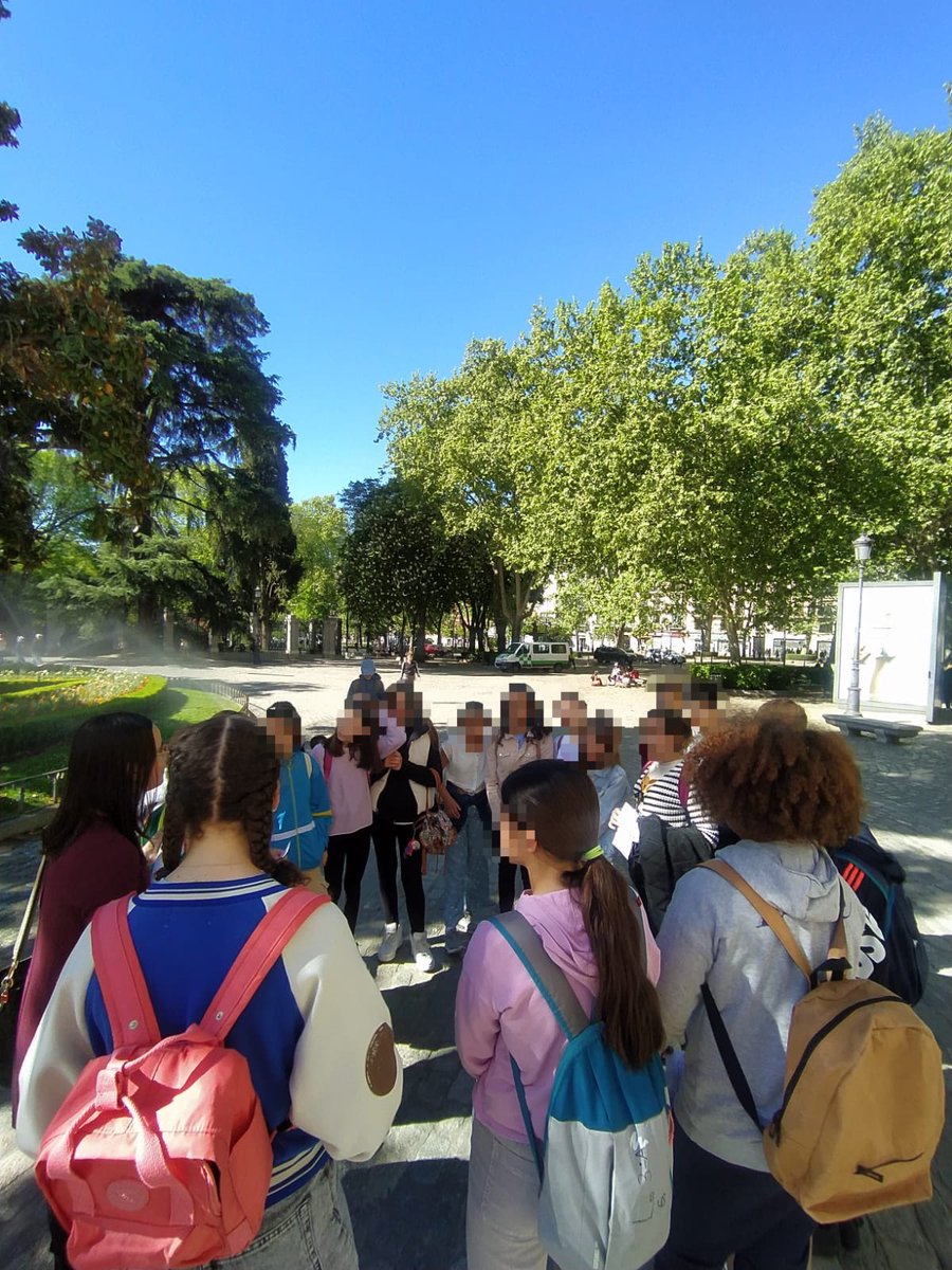 ClaudioCeip's tweet photo. Nuestro alumnado de 6º ha pasado un maravilloso día en el @museodelprado prado, donde @MirArte_SL les ha ayudado a apreciar, entender y disfrutar del arte. #Alcorcón #museo #arte https://t.co/QvuZE8UUnH