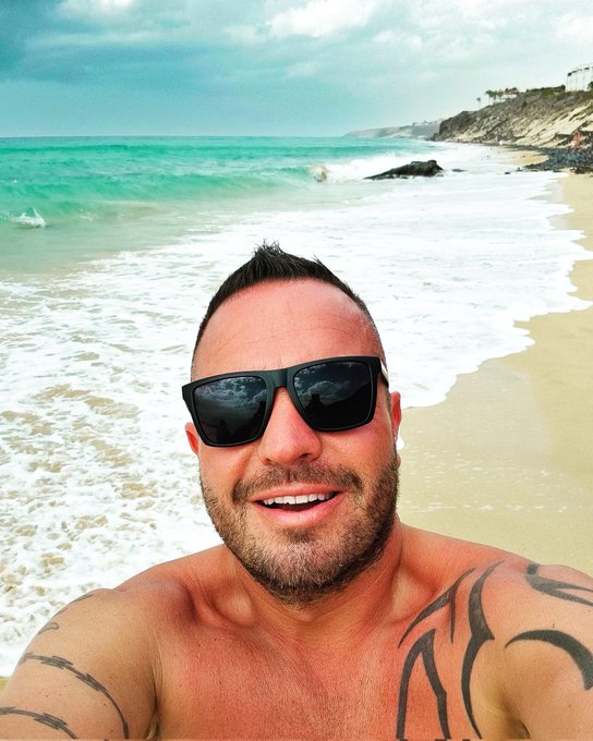 Bin schon wieder urlaubsreif ☀️🏝🌊  #strandliebe #beachlife #oceanview #sandsation #urlaubsfeeling #selfieamstrand<a href="/tag/strandliebe"class="tags">#strandliebe</a><a href="/tag/beachlife"class="tags"><span>#beachlife</span></a><a href="/tag/oceanview"class="tags"><span>#oceanview</span></a><a href="/tag/reiselust"class="tags"><span>#reiselust</span></a><a href="/tag/urlaubsfeeling"class="tags"><span>#urlaubsfeeling</span></a>