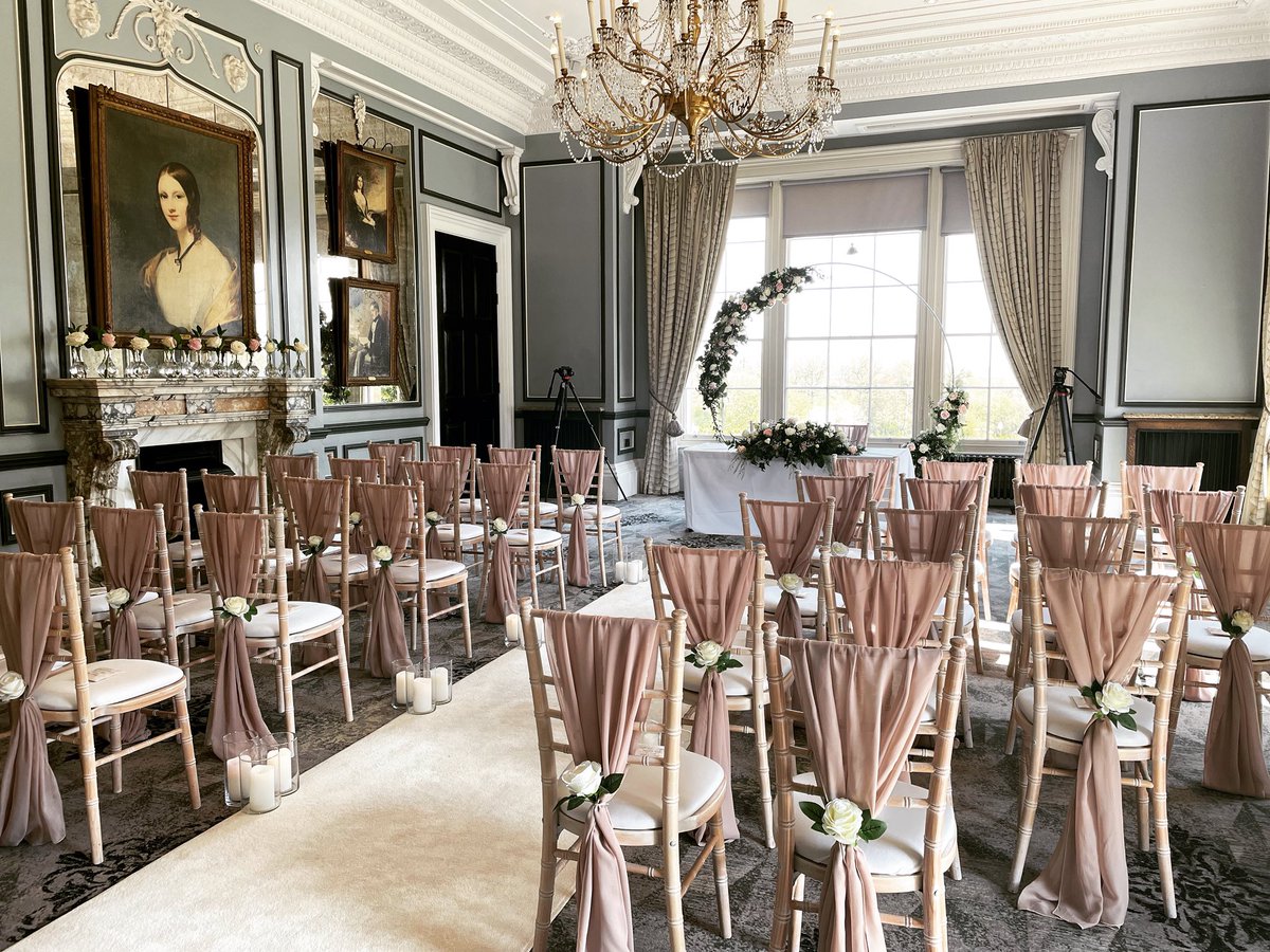 Love is in the Air 💗

#wedding #bridetobe #decor #eventstyling #weddinginspiration #aisledecor #eventdecor #venuestyling #weddingdecoration #2023bridetobe