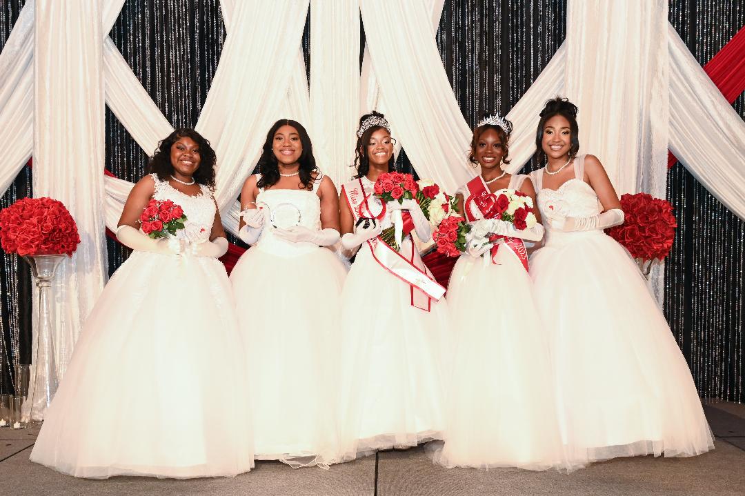 dstcltalumnae's tweet photo. The Queens Court!   Kudos CAC Debutante Cotillion participants and Court, and best wishes on your next journey.  

#CACDebutanteCotillion #CACCares #CACInYourCommunity #TrunksUp4CACCotillion #59YearsInTheCommunity #CACCommitteesRock #SensationalSAR #DST1913 https://t.co/9WLUswniip