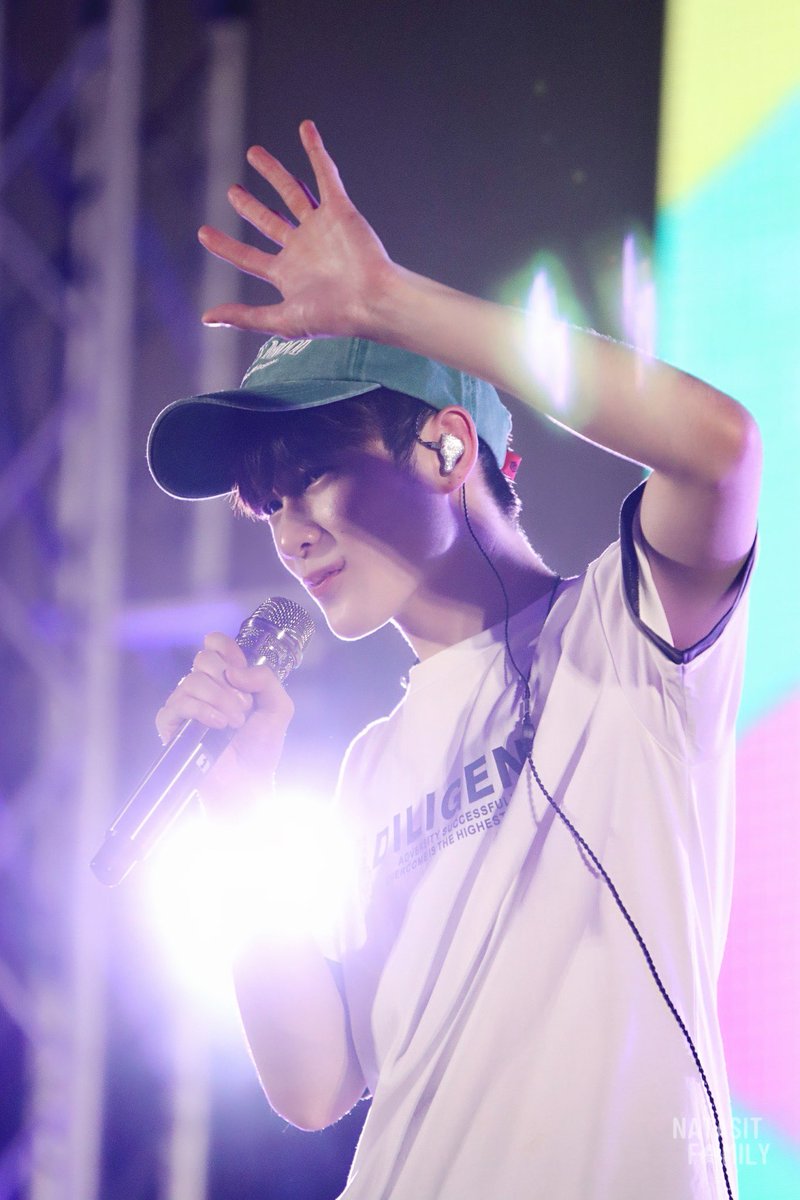 jessdimension's tweet photo. พิมพ์อะไรแบบนี้ไม่เก่งเลย แต่อยากจะบอกว่าการได้เจอน้องณฐ มันคือเรื่องมหัศจรรย์ที่เกิดขึ้นในชีวิตเลยนะได้เจอเด็กที่มีเสน่ห์ในตัวเองทุกๆด้านไม่ว่าจะทำอะไรก็สามารถกระจายพลังบวกความรู้สึกดีๆให้คนอื่นเสมอ เอาเป็นว่าอยู่ข้างๆคอยมองจากตรงนี้เสมอนะเบ๊บ🤍 #ToNatFromHeartdisk https://t.co/Xnpm4nELnA